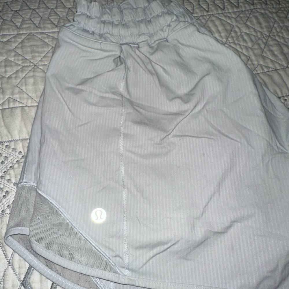 lululemon hottie hot shorts